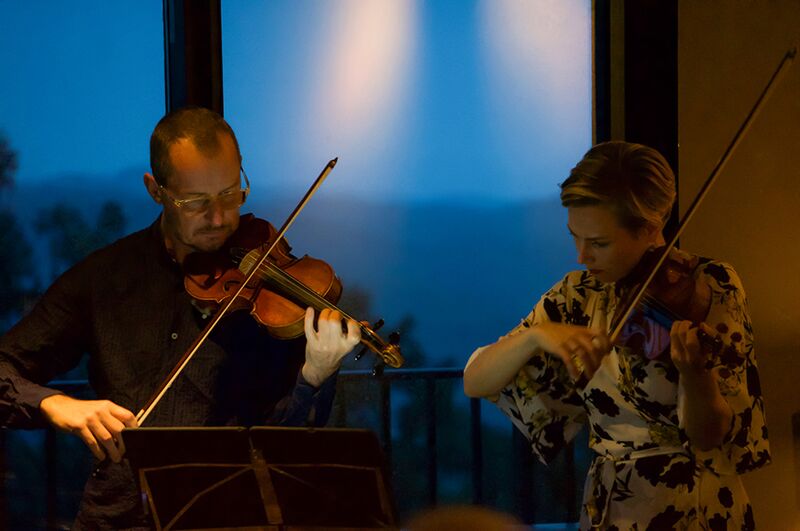 リチャード・トネッティ、サトゥ・ヴァンスカによるバイオリン・デュオ @ ミューズニセコ