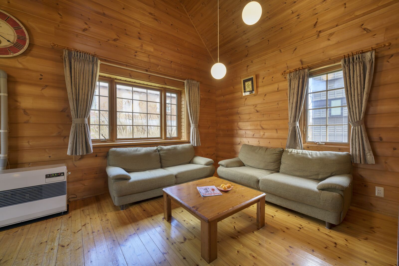2 Bedroom + Loft Cottage - Interior