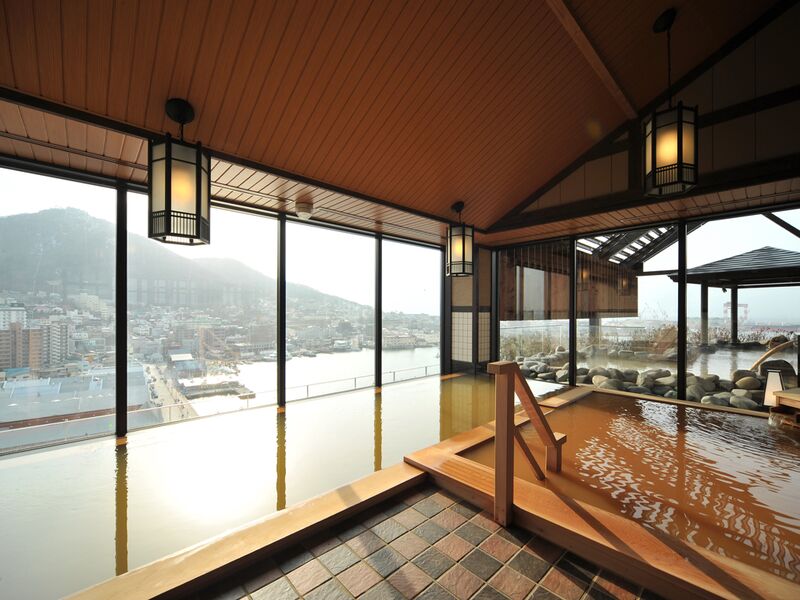 la-vista-hakodate-indoor-onsen-day