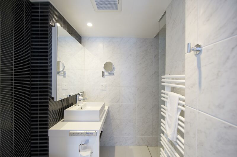 Kizuna 2-Bedroom Deluxe Apartment - Bathroom