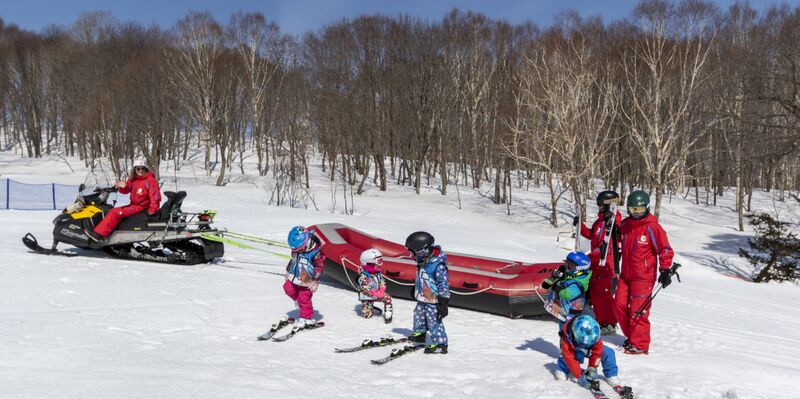 春季推廣二：與成人同時預訂，送您的孩子一張免費的全山滑雪票！