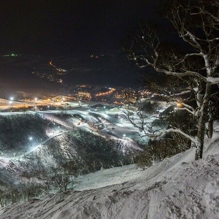 Niseko's Extraordinary Night Skiing