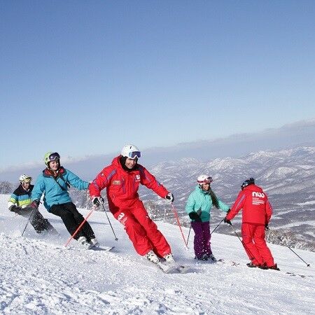 Choosing a ski school in Niseko