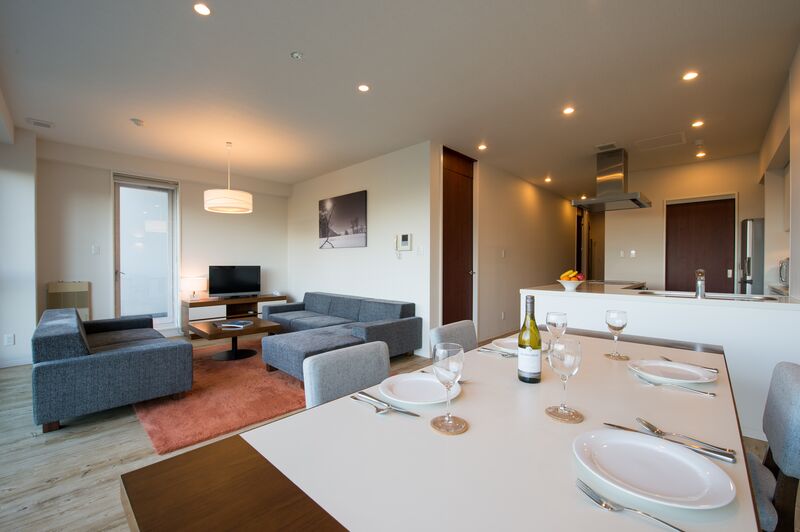 niseko-landmark-view-2-bedroom-deluxe-dining-room