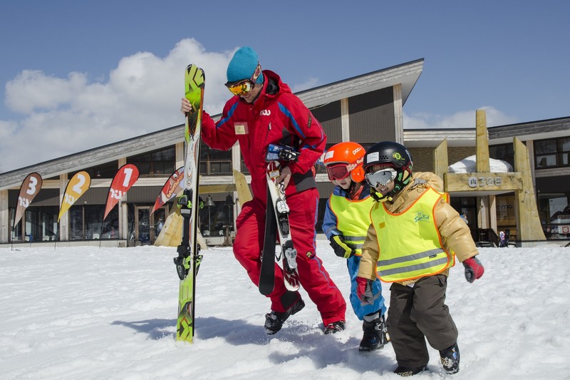 niss ski school niseko kids lessons
