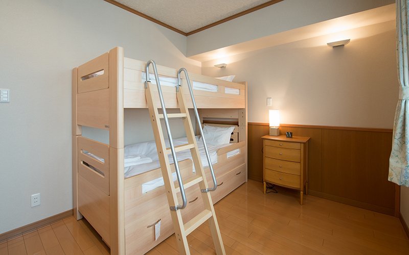 mountainside palace bunk bed room